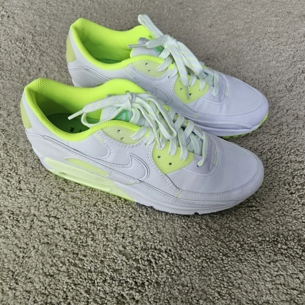 Nike excellent preowned